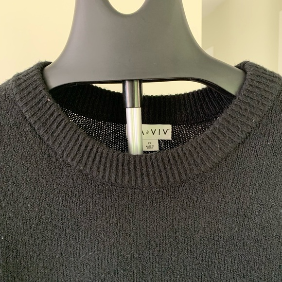Ava & Vic Black Crewneck Sweater - Picture 3 of 4